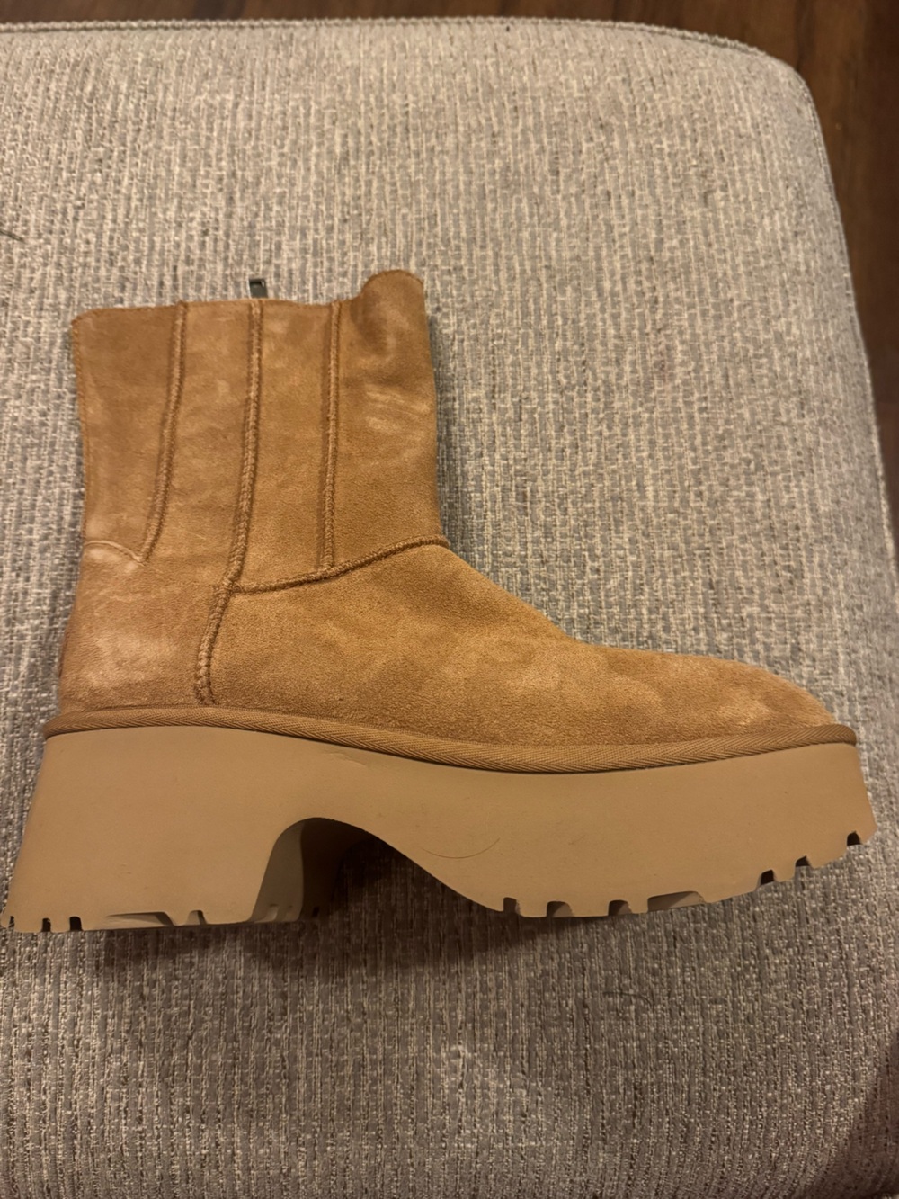 UGG Women’s Classic Dipper Platform Boot in Chestnut